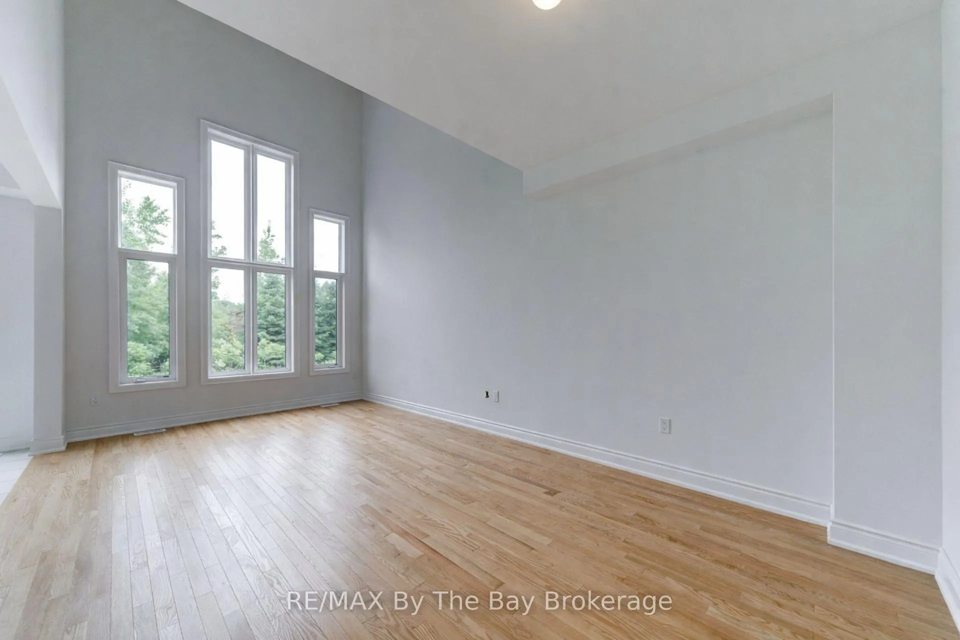 Photo 11 of 12 Misty Ridge Road, Wasaga Beach — HOMEH