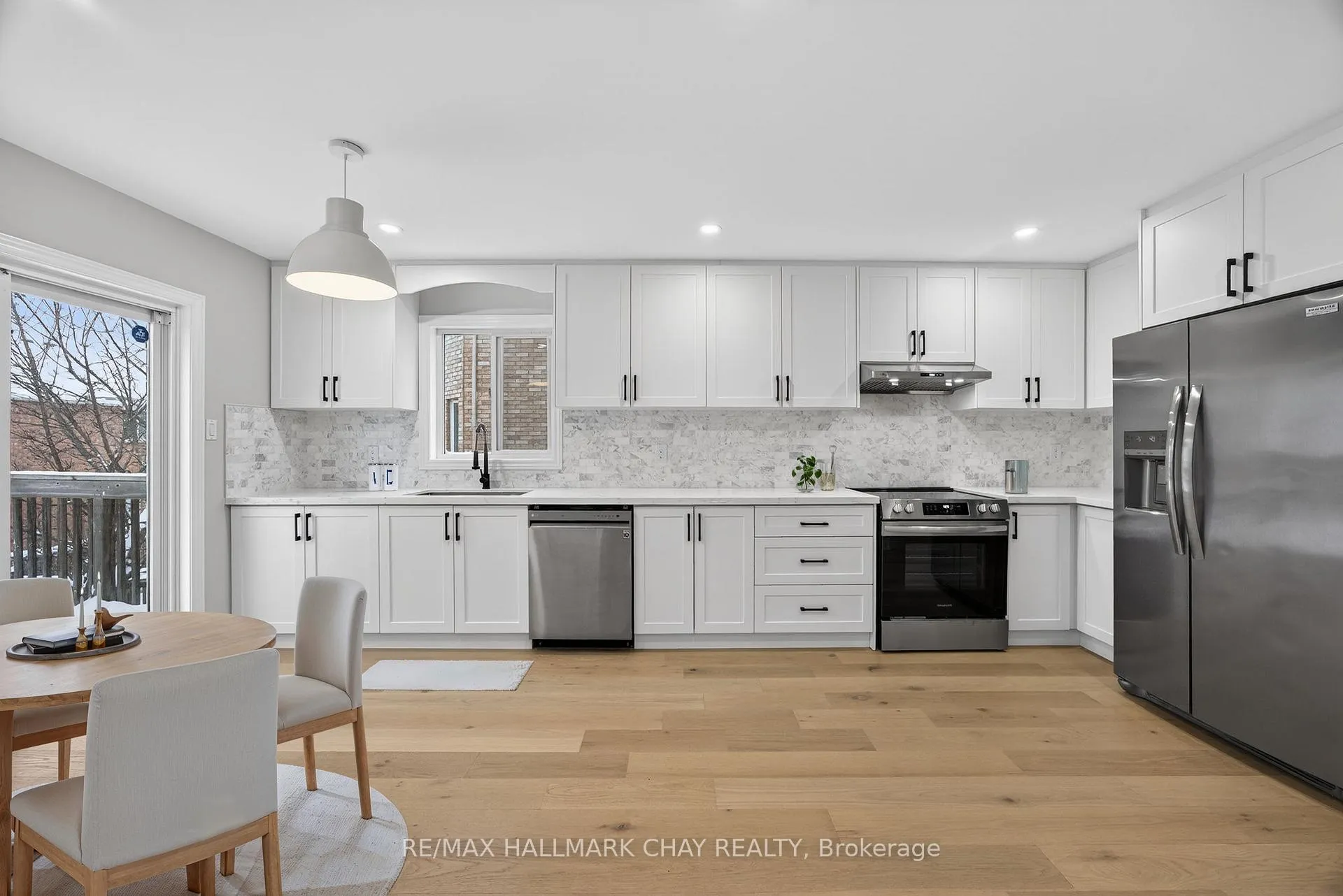 Photo 5 of 32 Bloom Crescent, Barrie, Ardagh — HOMEH