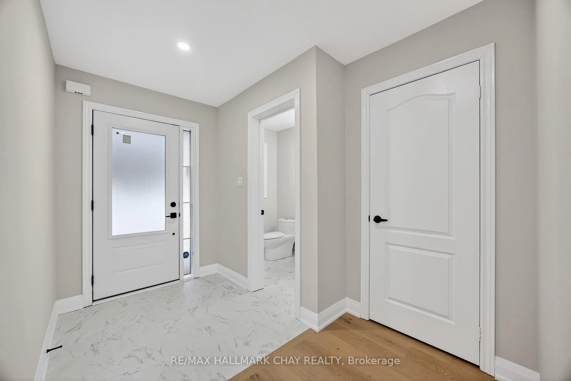 Photo 8 of 32 Bloom Crescent, Barrie, Ardagh — HOMEH
