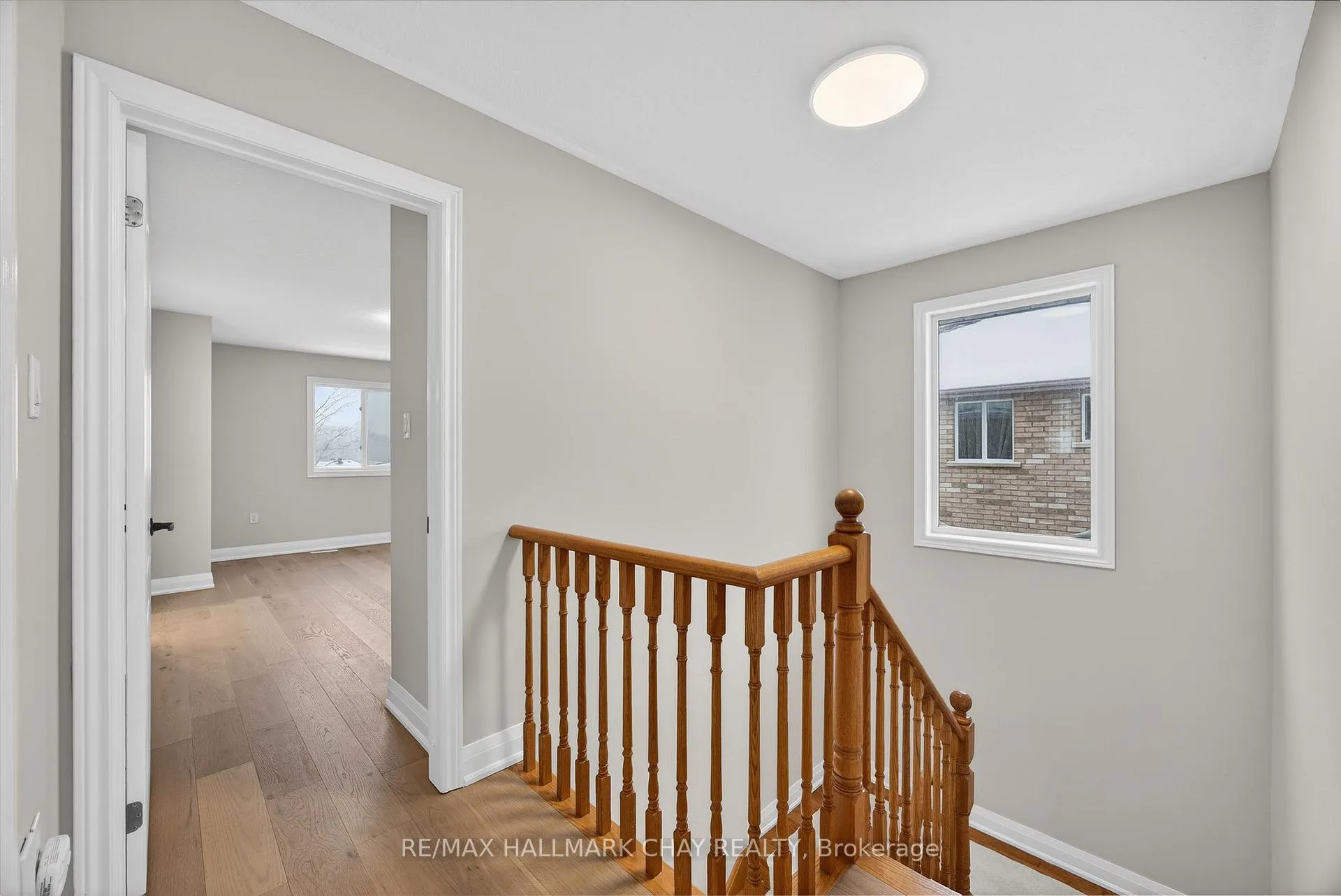 Photo 10 of 32 Bloom Crescent, Barrie, Ardagh — HOMEH