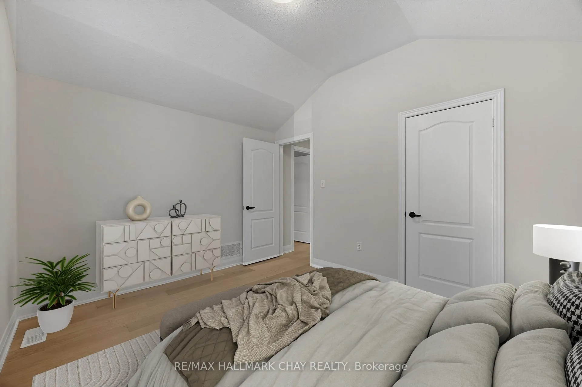 Photo 16 of 32 Bloom Crescent, Barrie, Ardagh — HOMEH
