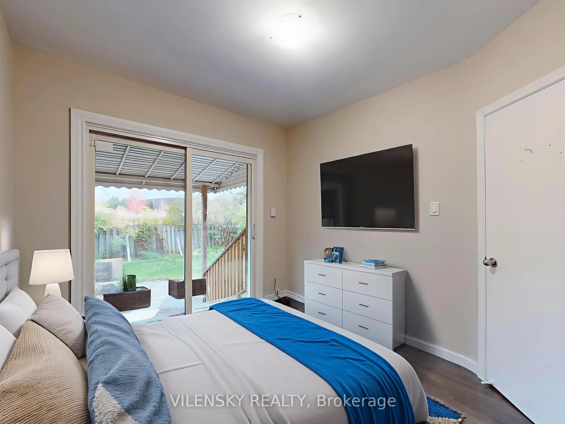 Photo 6 of 333 Rosedale Drive, Whitby, Downtown Whitby — HOMEH