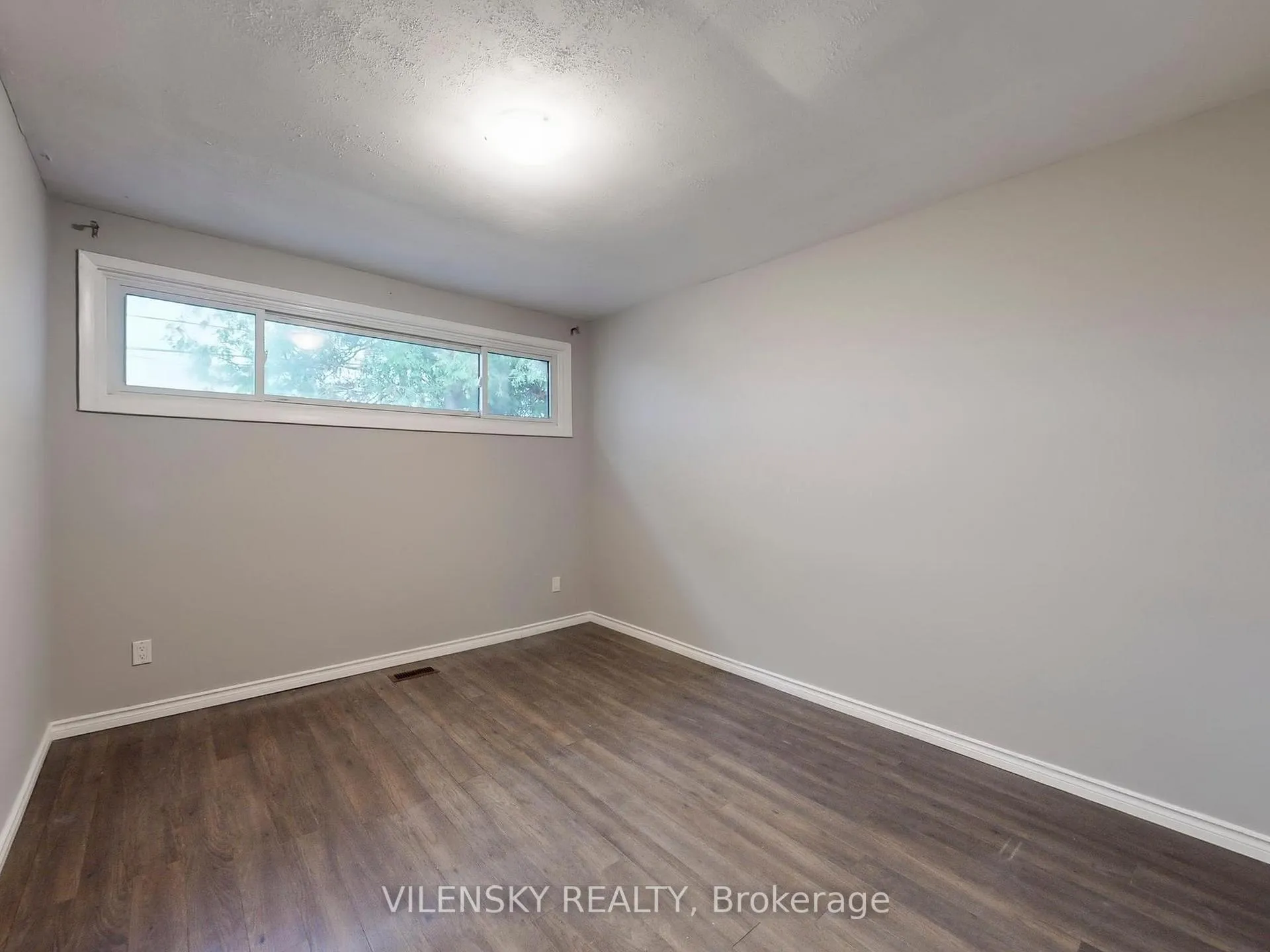 Photo 7 of 333 Rosedale Drive, Whitby, Downtown Whitby — HOMEH