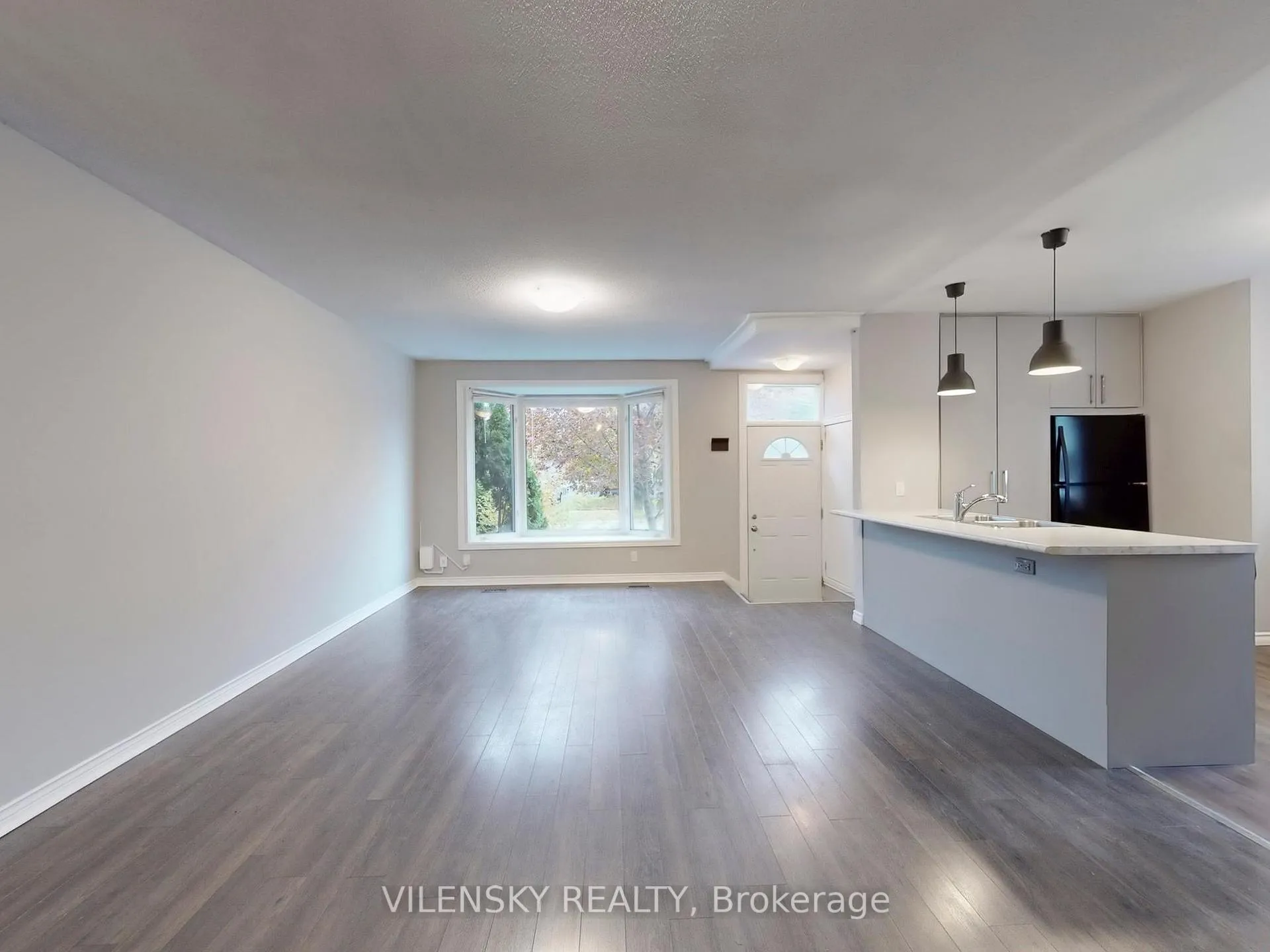 Photo 10 of 333 Rosedale Drive, Whitby, Downtown Whitby — HOMEH
