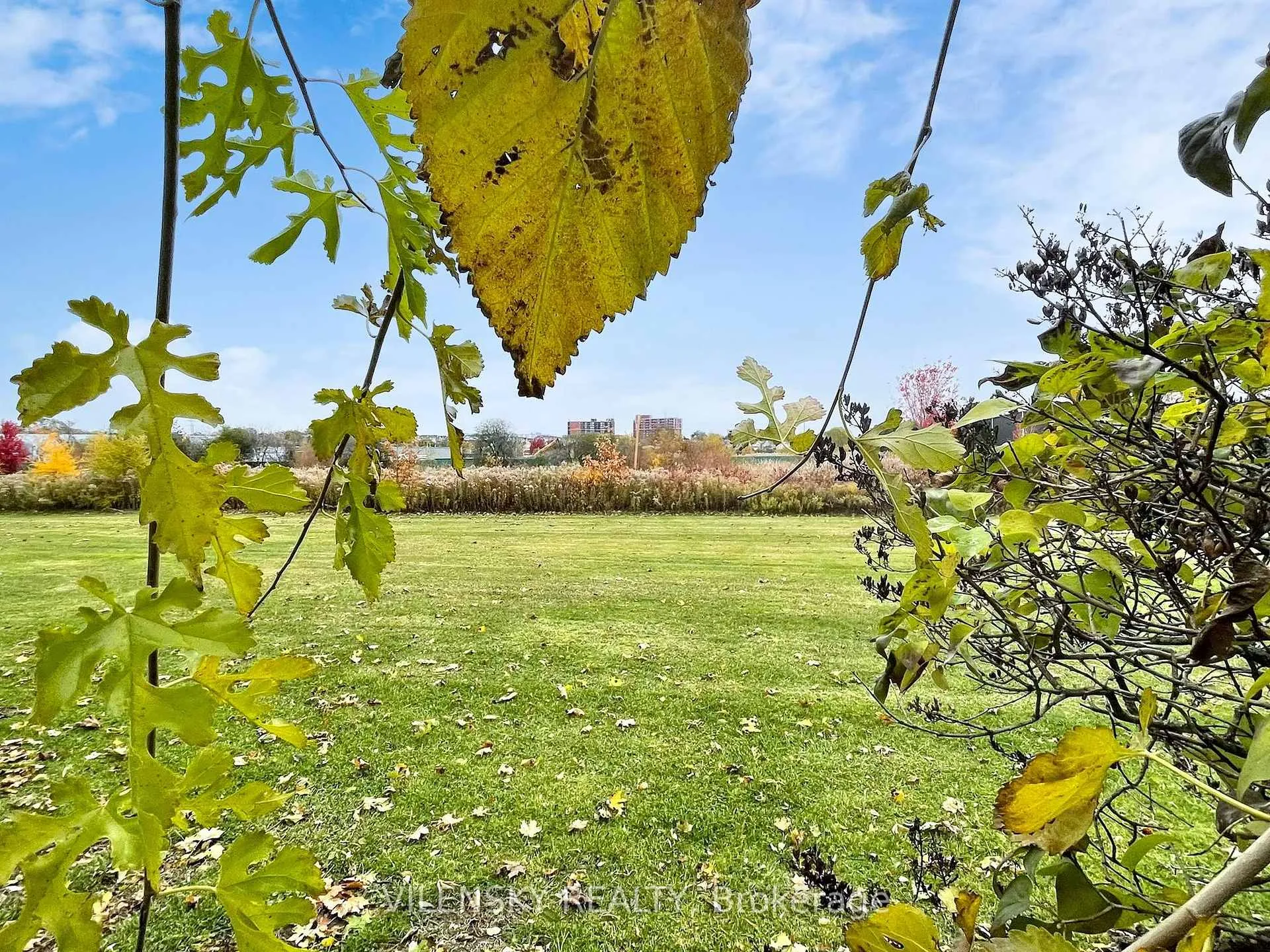 Photo 14 of 333 Rosedale Drive, Whitby, Downtown Whitby — HOMEH