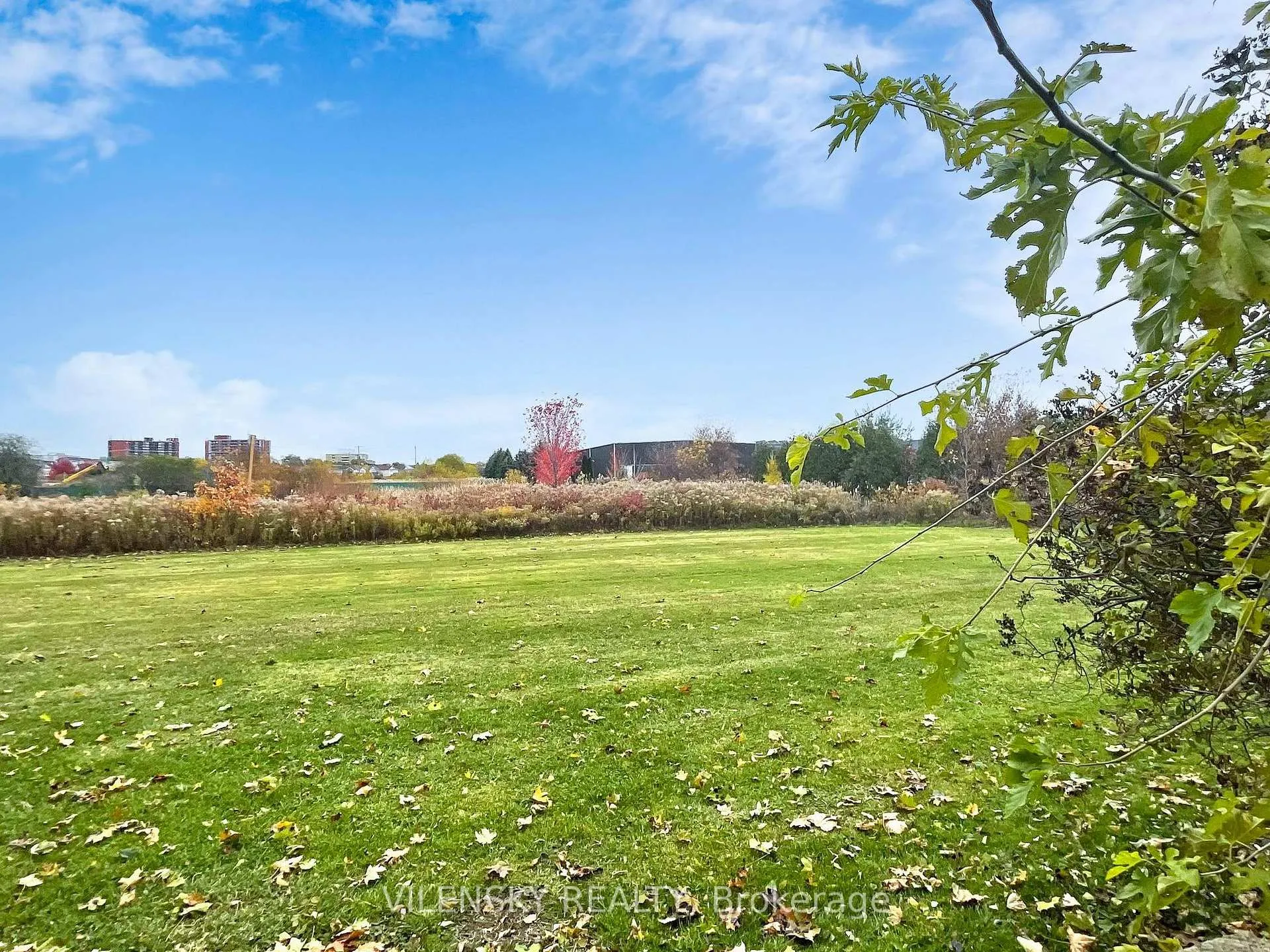 Photo 23 of 333 Rosedale Drive, Whitby, Downtown Whitby — HOMEH