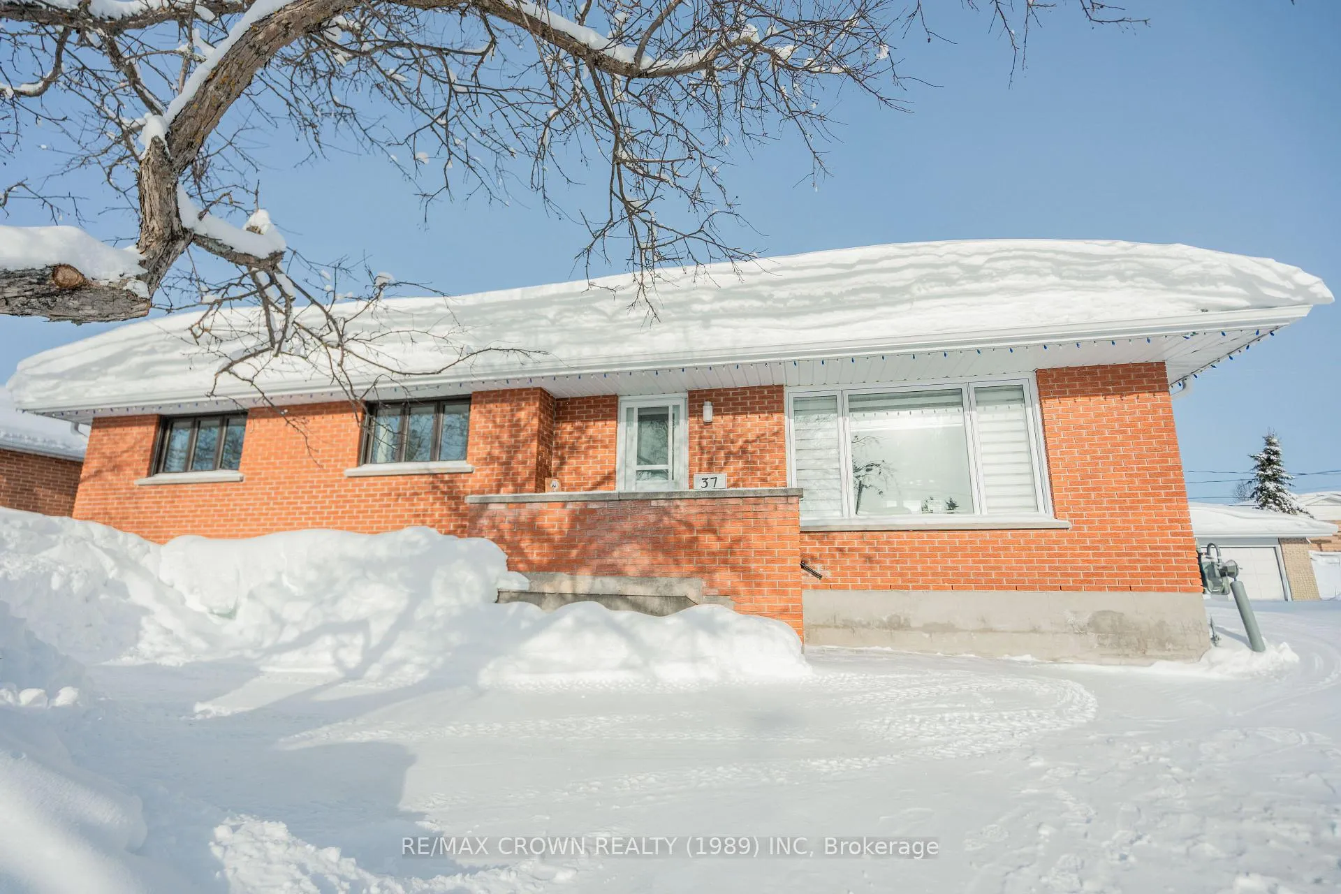 Photo 2 of 37 Clark Street, Kapuskasing — HOMEH