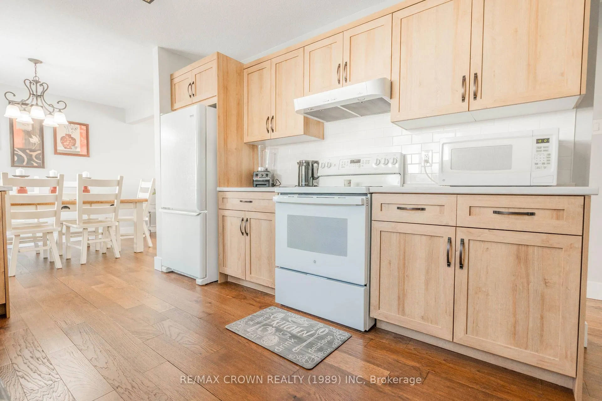Photo 5 of 37 Clark Street, Kapuskasing — HOMEH