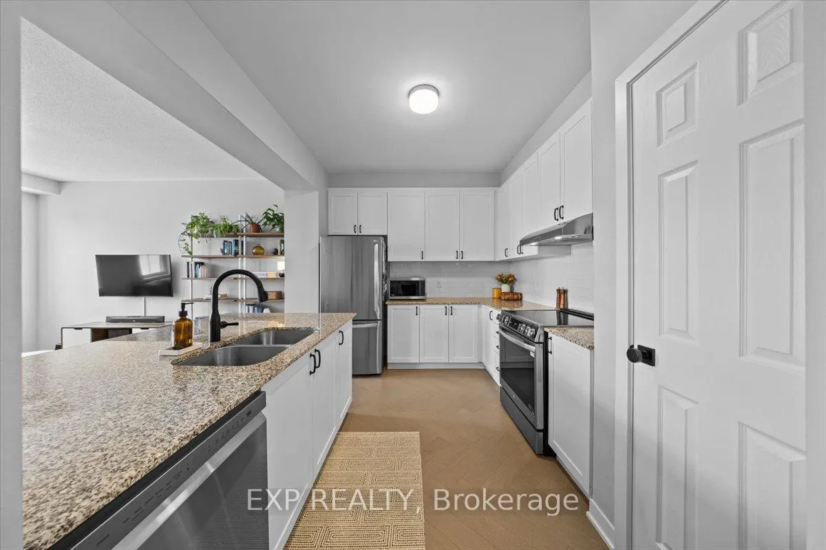 Photo 5 of 667 Cygnus Street, Ottawa, Barrhaven - Half Moon Bay — HOMEH