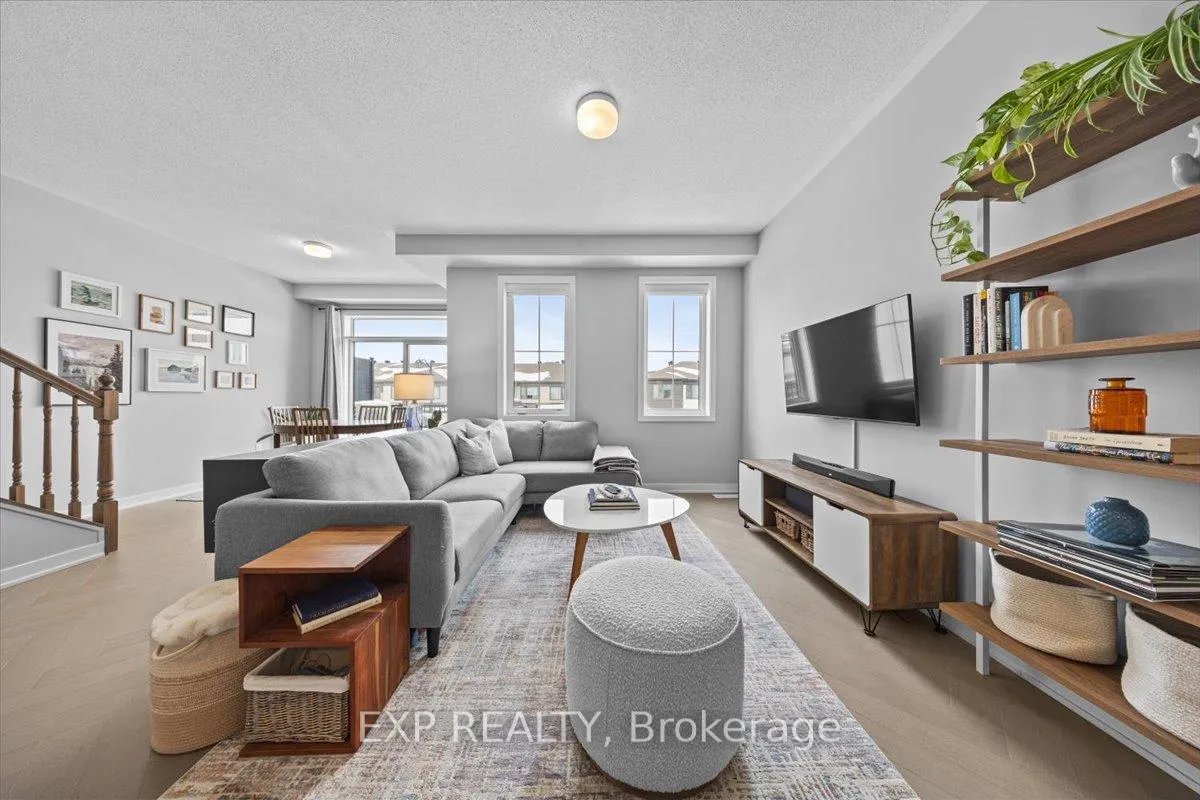 Photo 8 of 667 Cygnus Street, Ottawa, Barrhaven - Half Moon Bay — HOMEH