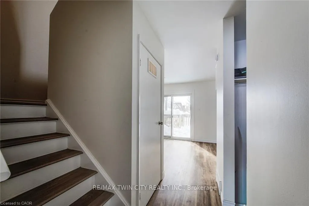 Photo 9 of 839 Doon Village Road, Kitchener — HOMEH
