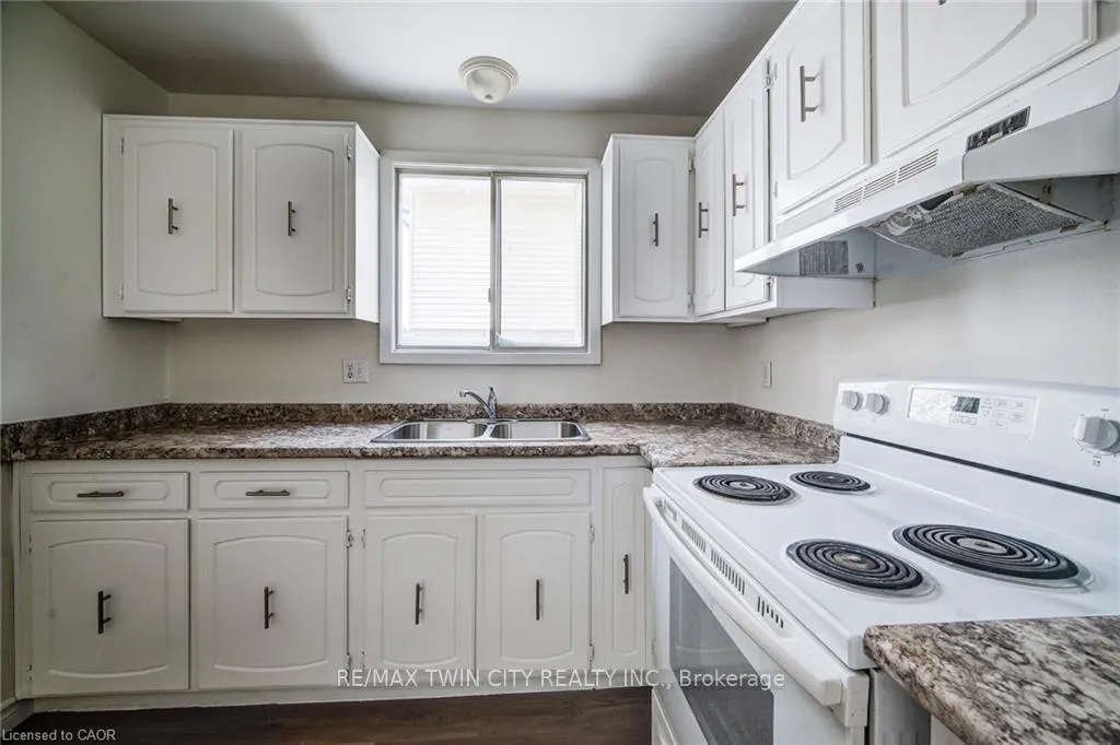 Photo 16 of 839 Doon Village Road, Kitchener — HOMEH