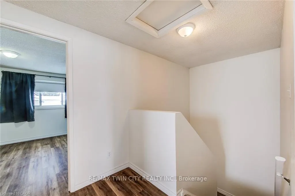 Photo 20 of 839 Doon Village Road, Kitchener — HOMEH
