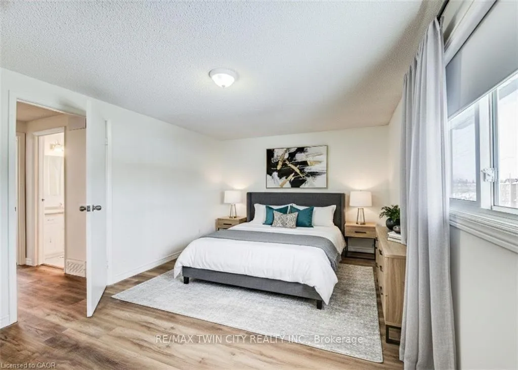 Photo 21 of 839 Doon Village Road, Kitchener — HOMEH