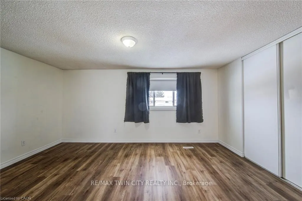 Photo 22 of 839 Doon Village Road, Kitchener — HOMEH