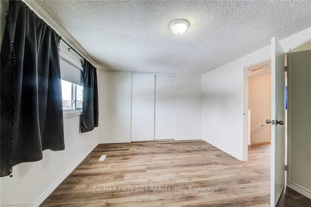 Photo 23 of 839 Doon Village Road, Kitchener — HOMEH