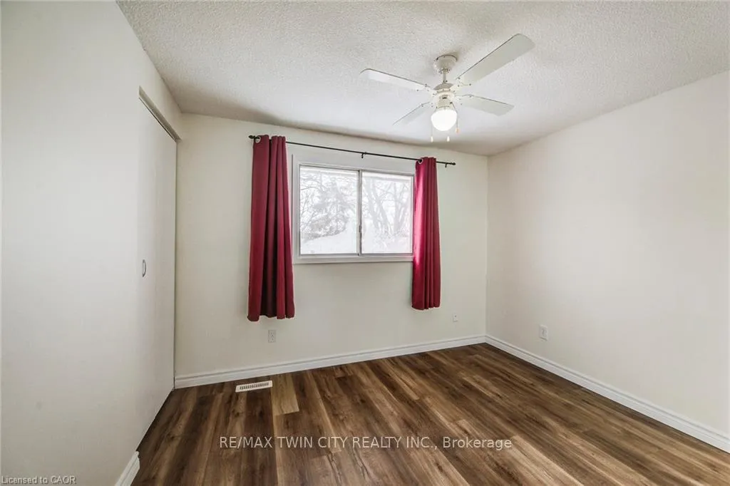 Photo 27 of 839 Doon Village Road, Kitchener — HOMEH