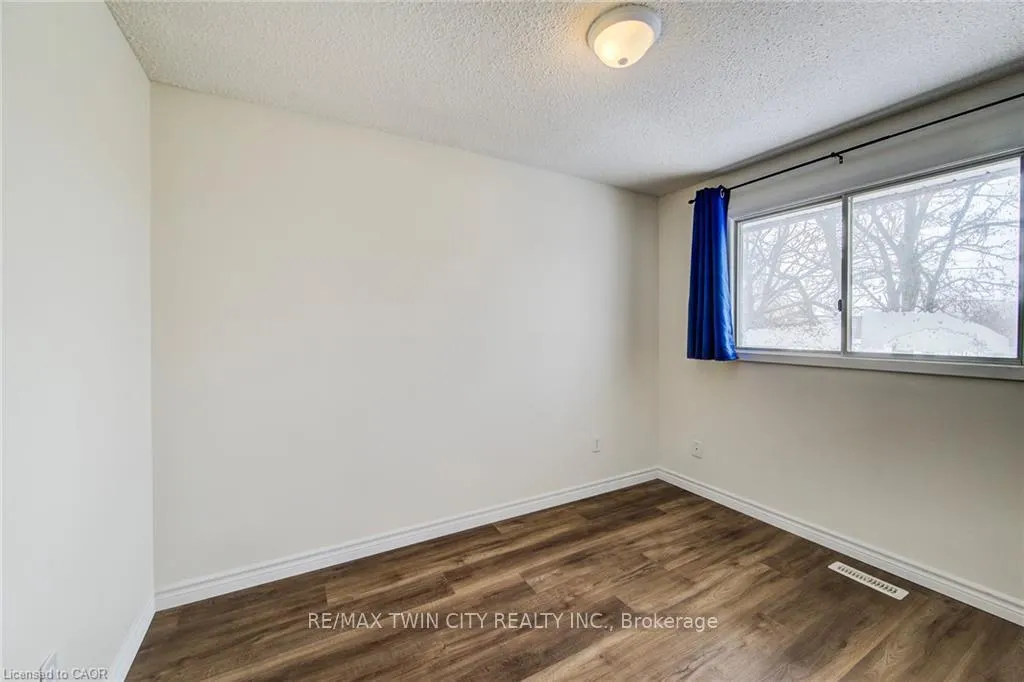 Photo 28 of 839 Doon Village Road, Kitchener — HOMEH