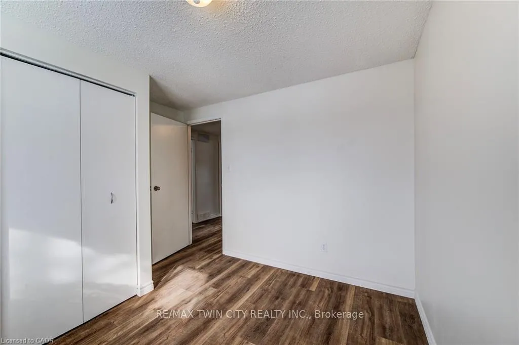 Photo 29 of 839 Doon Village Road, Kitchener — HOMEH