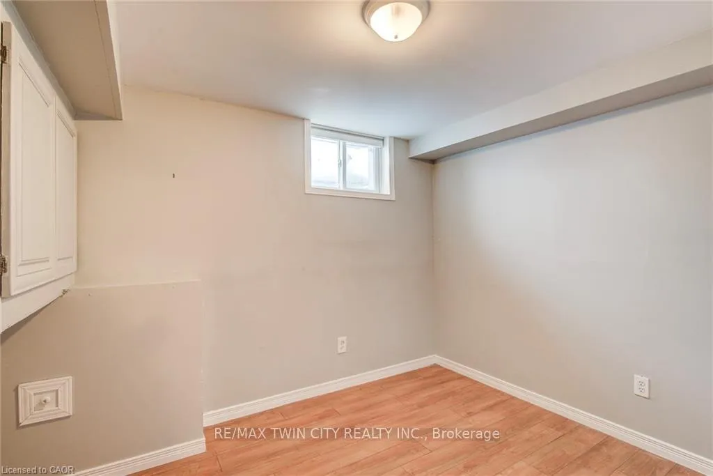 Photo 30 of 839 Doon Village Road, Kitchener — HOMEH