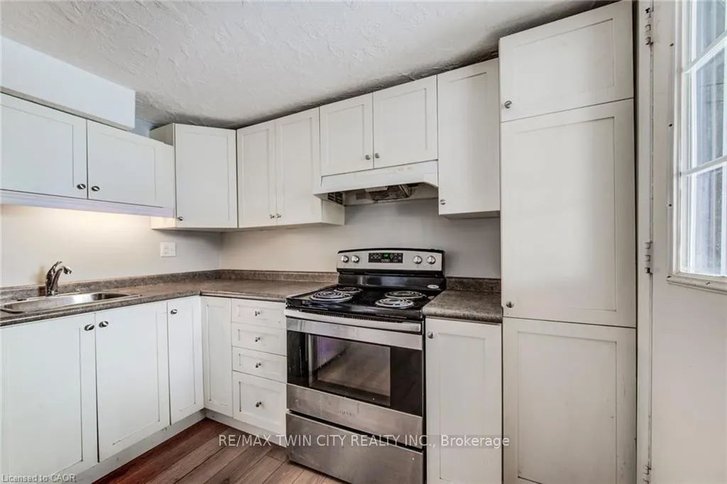 Photo 32 of 839 Doon Village Road, Kitchener — HOMEH