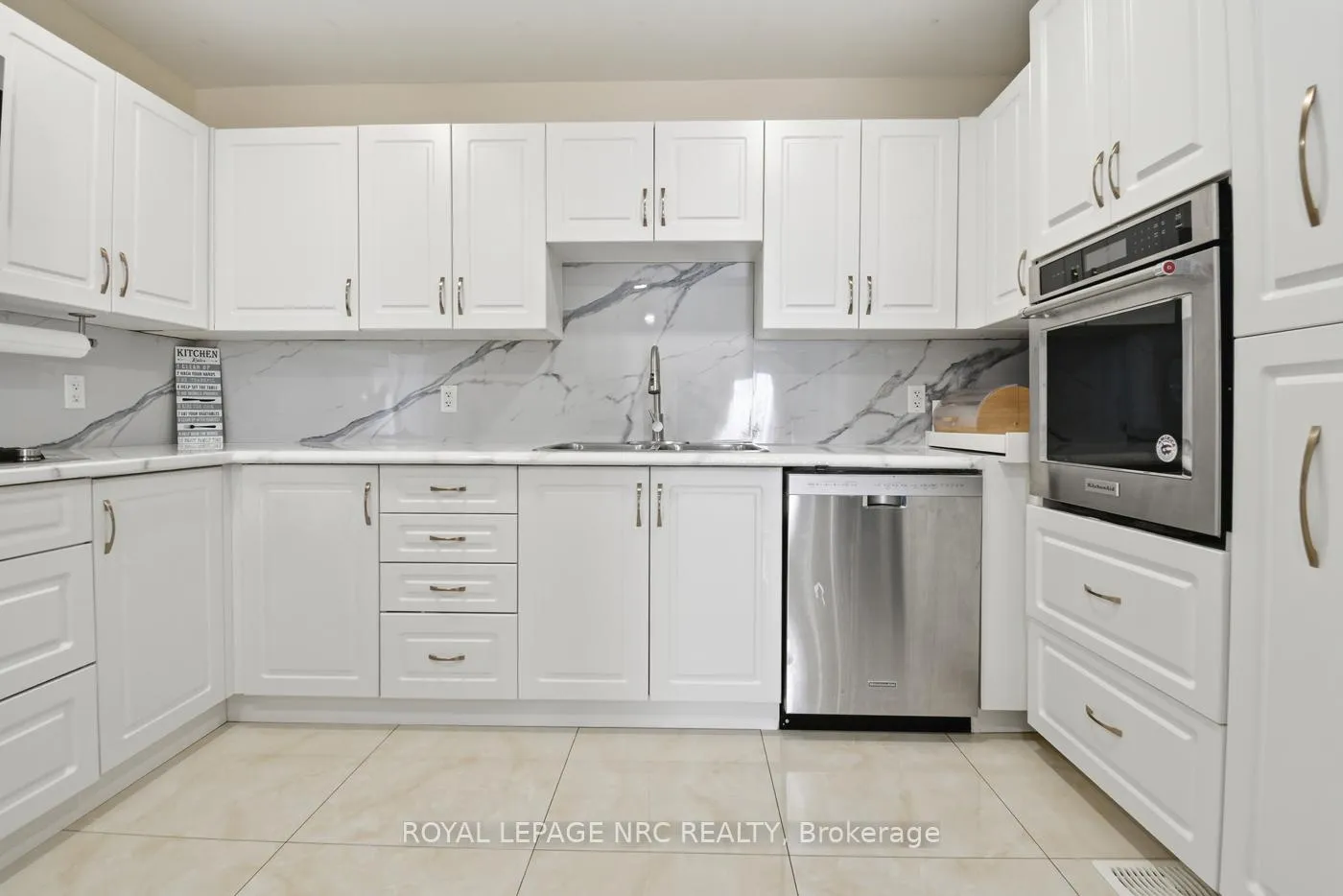 Photo 8 of 6384 Montrose Road, Niagara Falls, West Wood — HOMEH