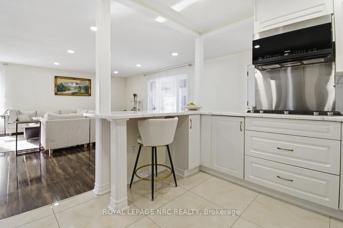 Photo 11 of 6384 Montrose Road, Niagara Falls, West Wood — HOMEH