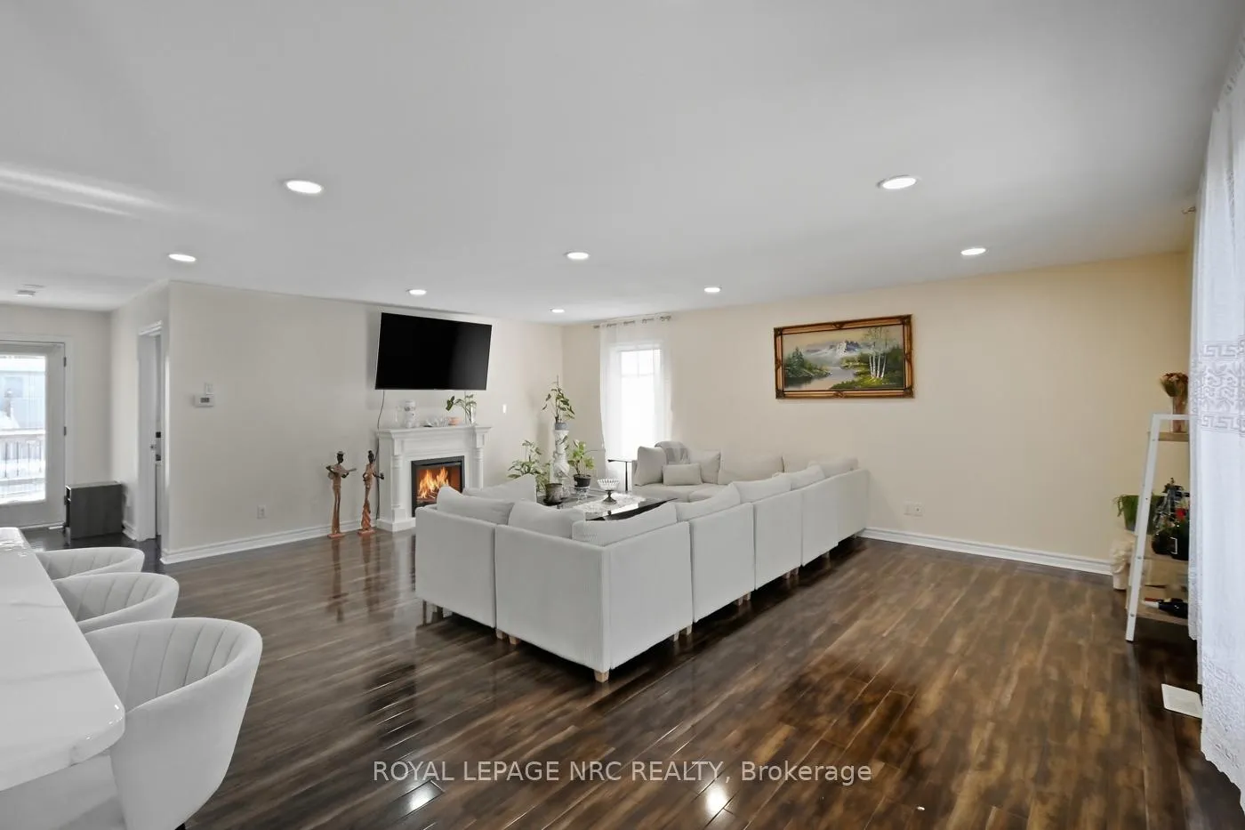Photo 18 of 6384 Montrose Road, Niagara Falls, West Wood — HOMEH