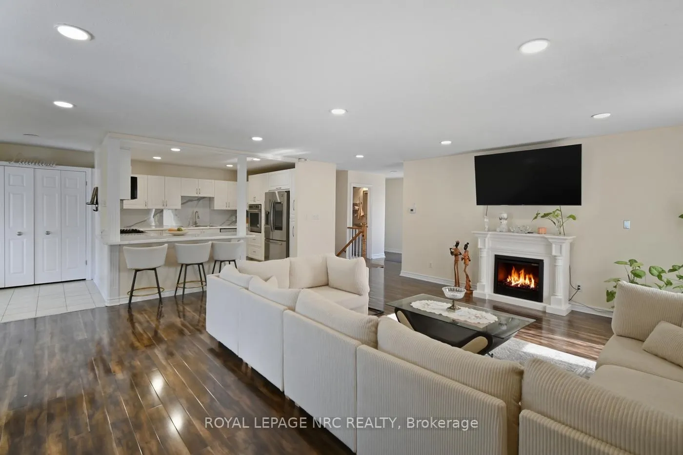 Photo 20 of 6384 Montrose Road, Niagara Falls, West Wood — HOMEH