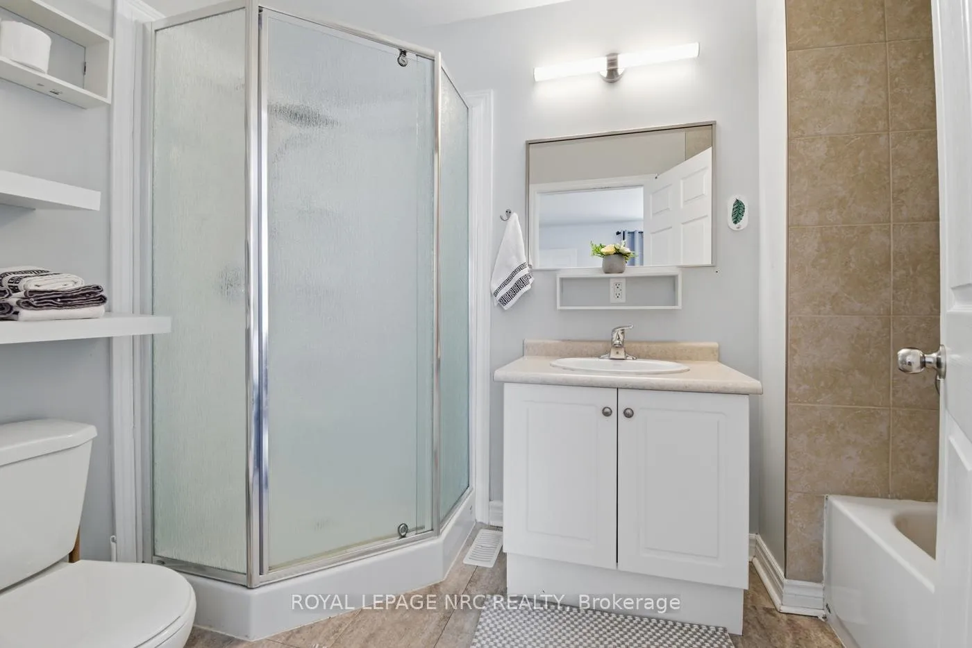 Photo 26 of 6384 Montrose Road, Niagara Falls, West Wood — HOMEH