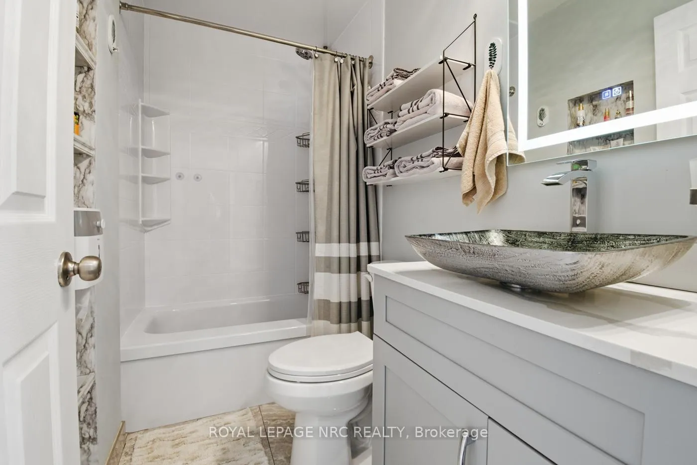 Photo 29 of 6384 Montrose Road, Niagara Falls, West Wood — HOMEH