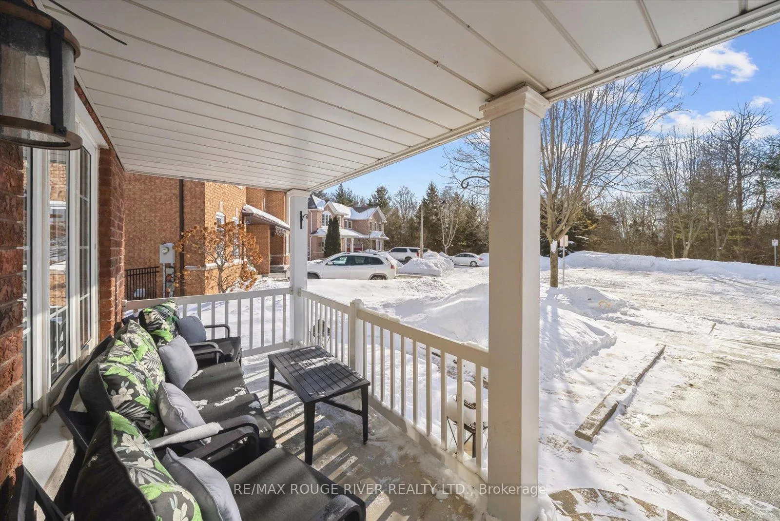 Photo 3 of 774 Craighurst Court, Pickering, Amberlea — HOMEH