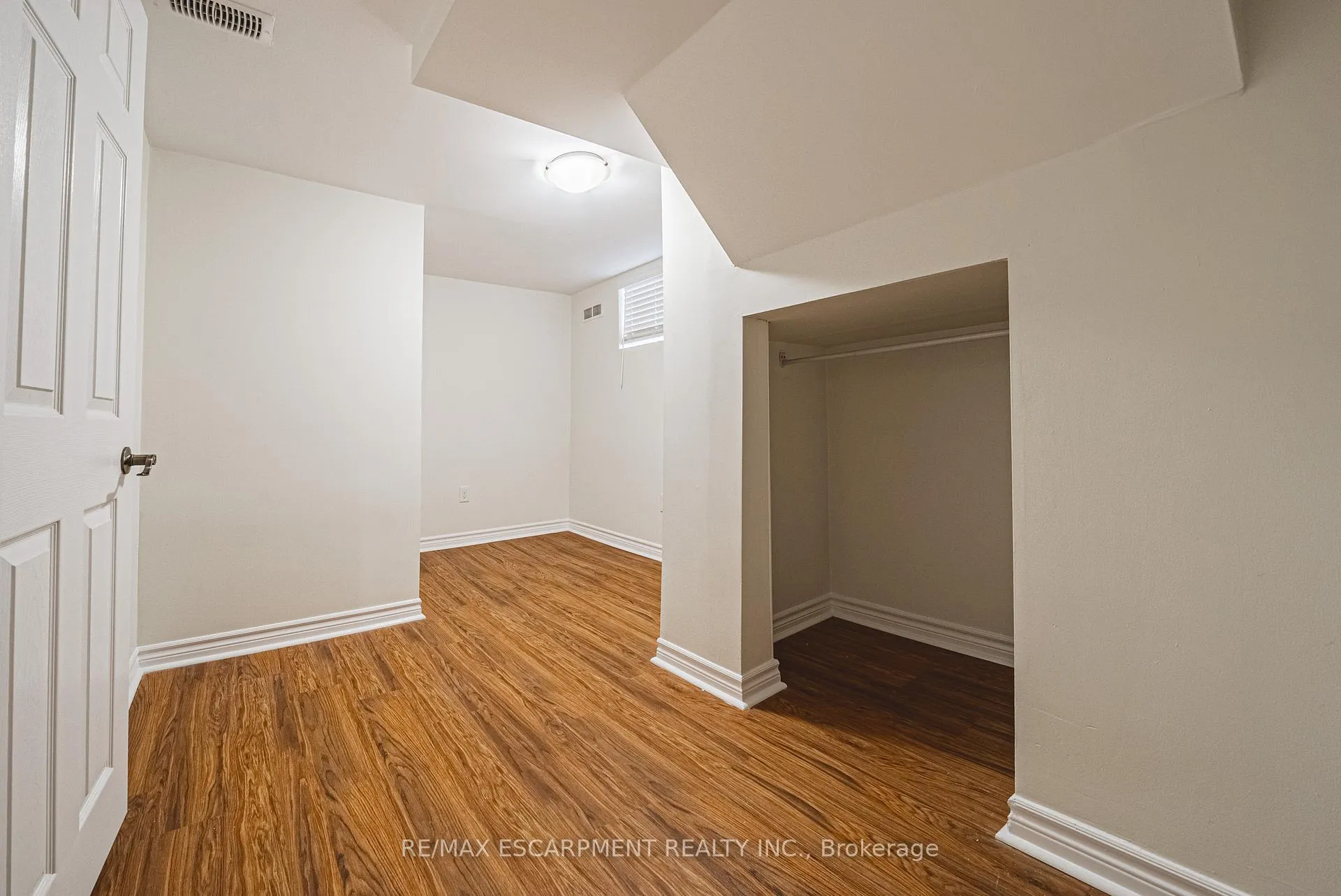 Photo 29 of 131 Welbourn Drive, Hamilton, Balfour — HOMEH