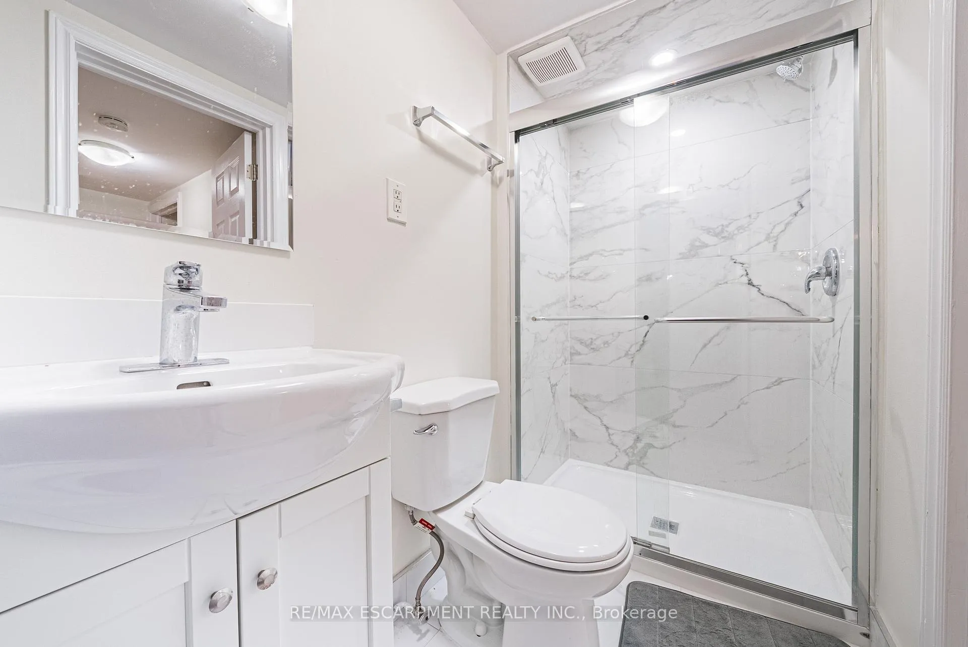Photo 30 of 131 Welbourn Drive, Hamilton, Balfour — HOMEH