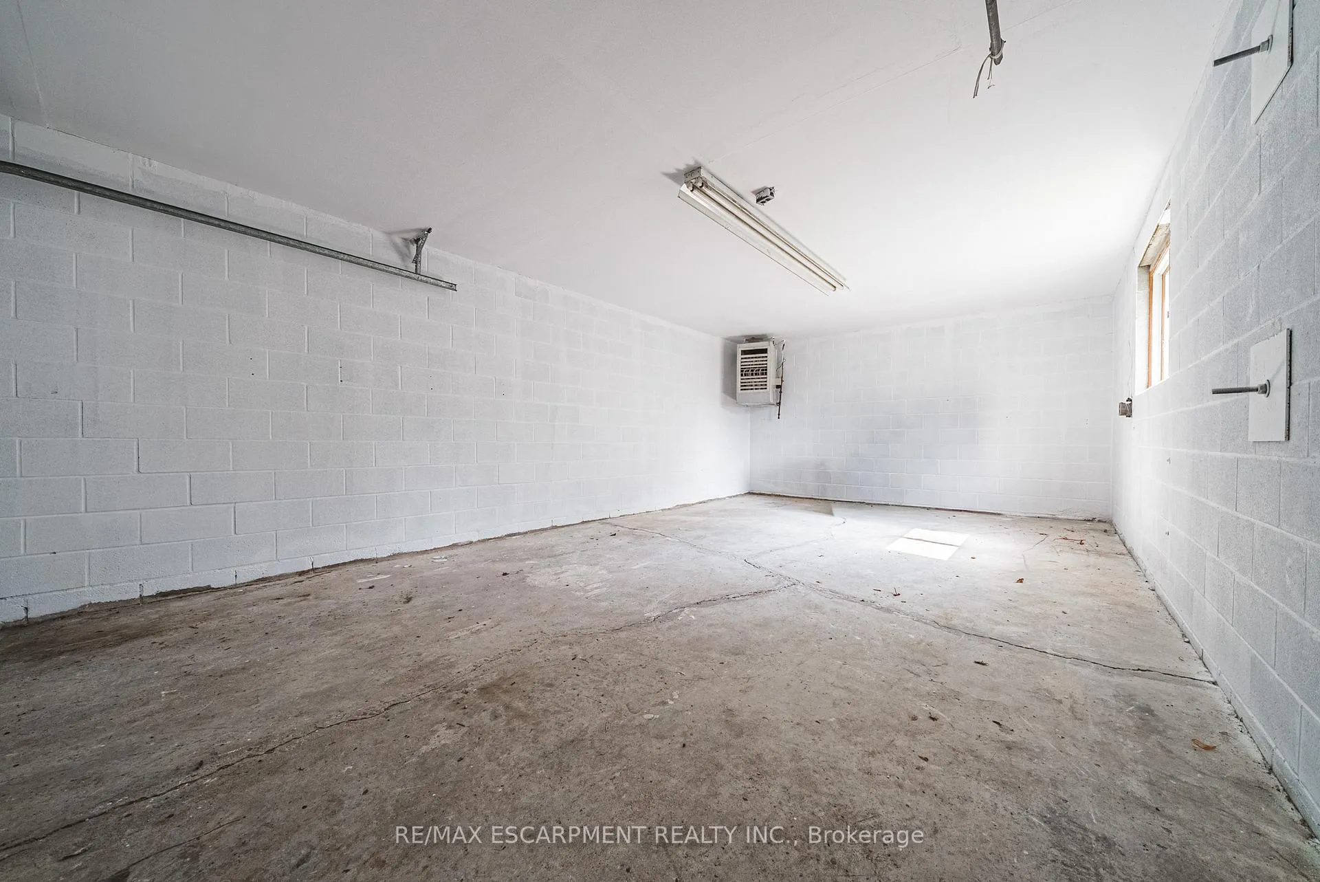 Photo 36 of 131 Welbourn Drive, Hamilton, Balfour — HOMEH