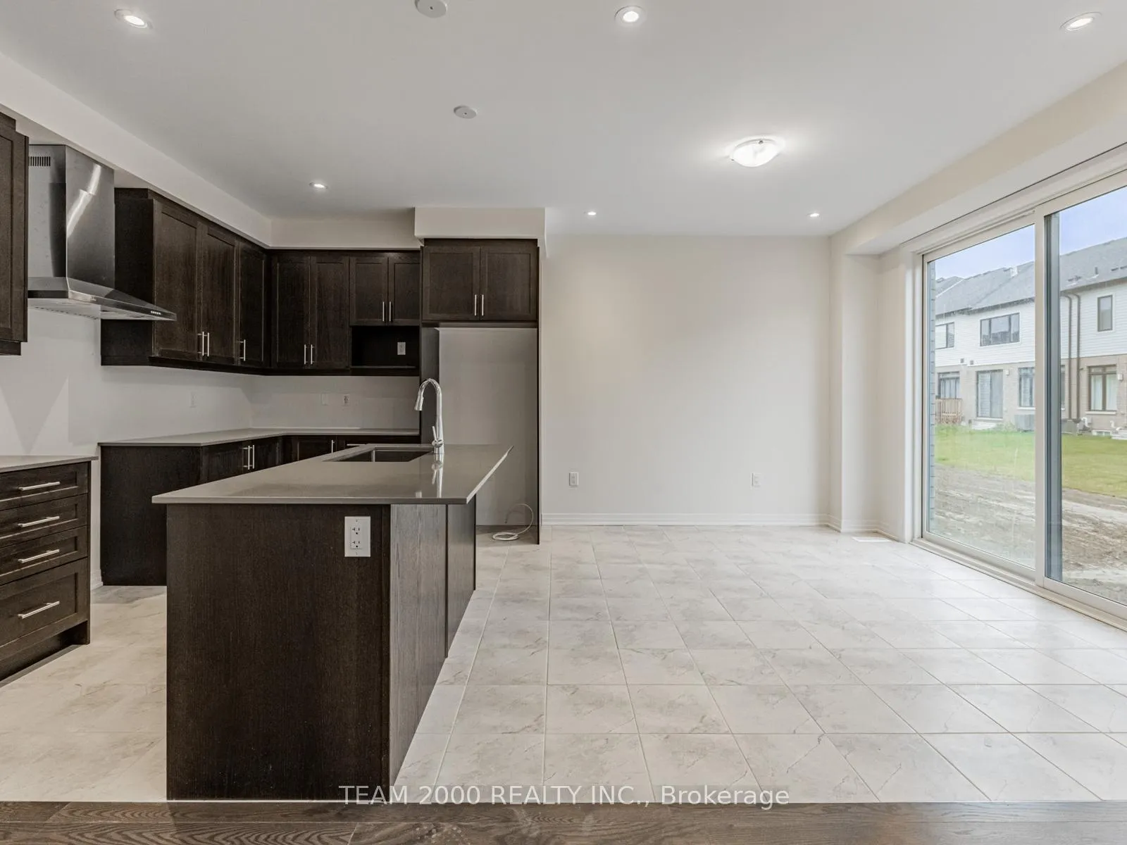 Photo 5 of 127 Soules Square, Hamilton, Binbrook — HOMEH