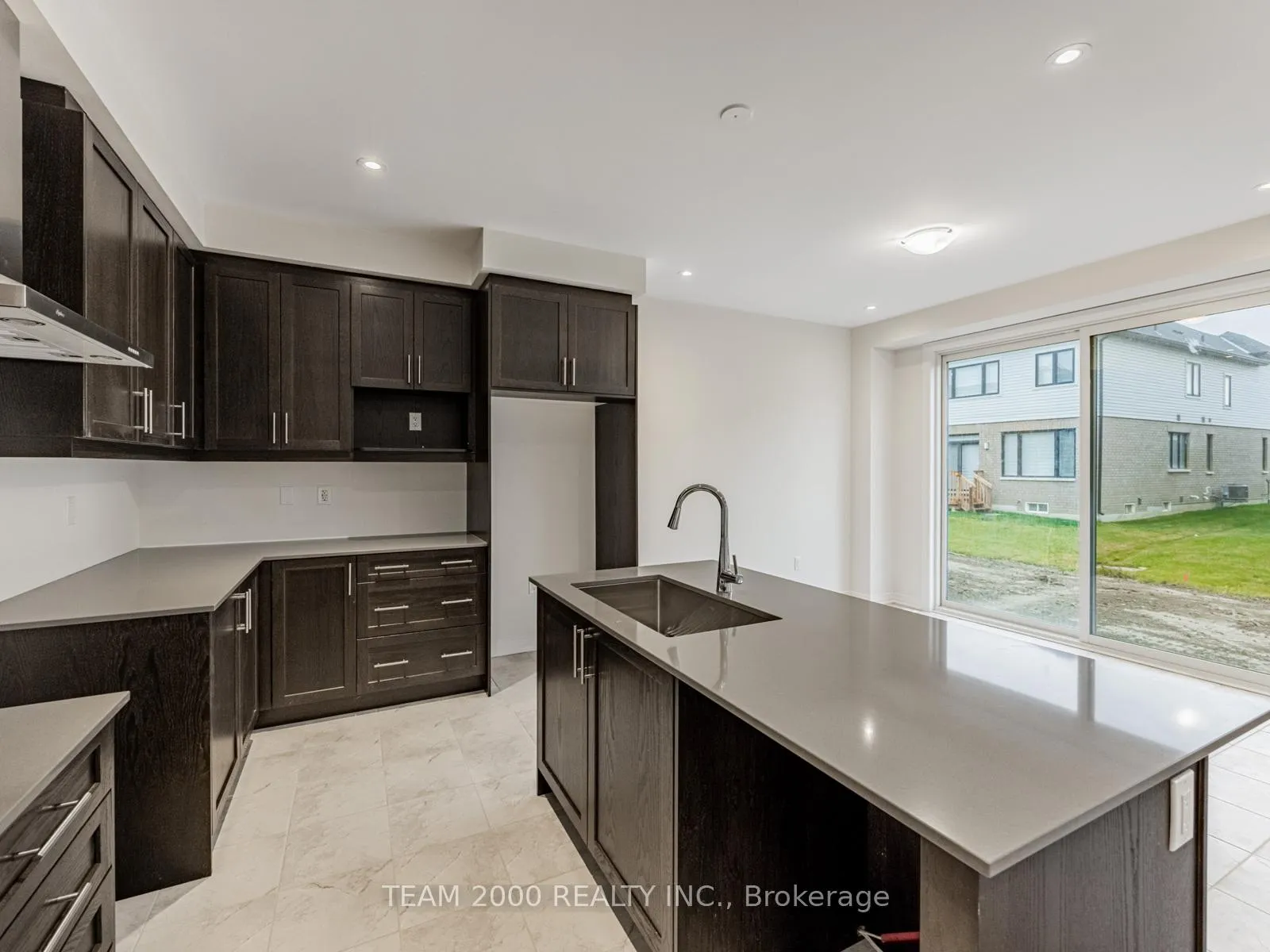 Photo 7 of 127 Soules Square, Hamilton, Binbrook — HOMEH