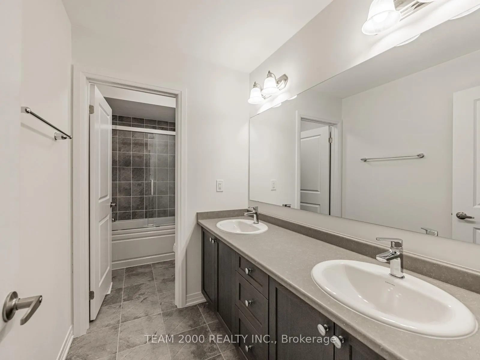 Photo 21 of 127 Soules Square, Hamilton, Binbrook — HOMEH