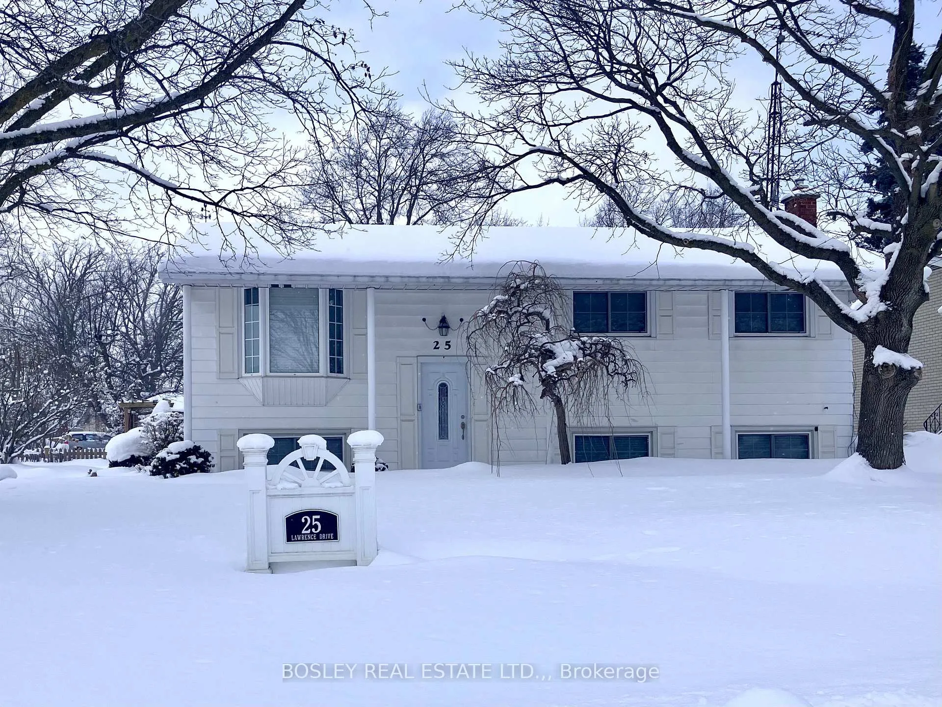 Photo 2 of 25 Lawrence Drive, Thorold, Confederation Heights — HOMEH