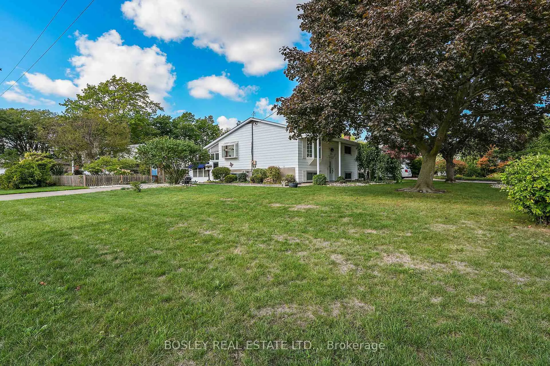 Photo 3 of 25 Lawrence Drive, Thorold, Confederation Heights — HOMEH