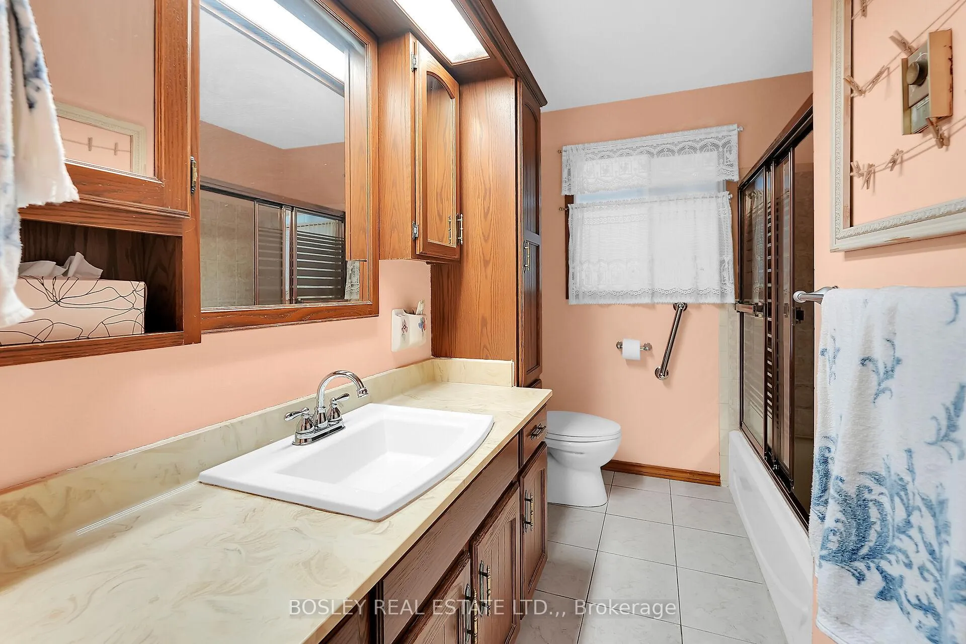 Photo 17 of 25 Lawrence Drive, Thorold, Confederation Heights — HOMEH