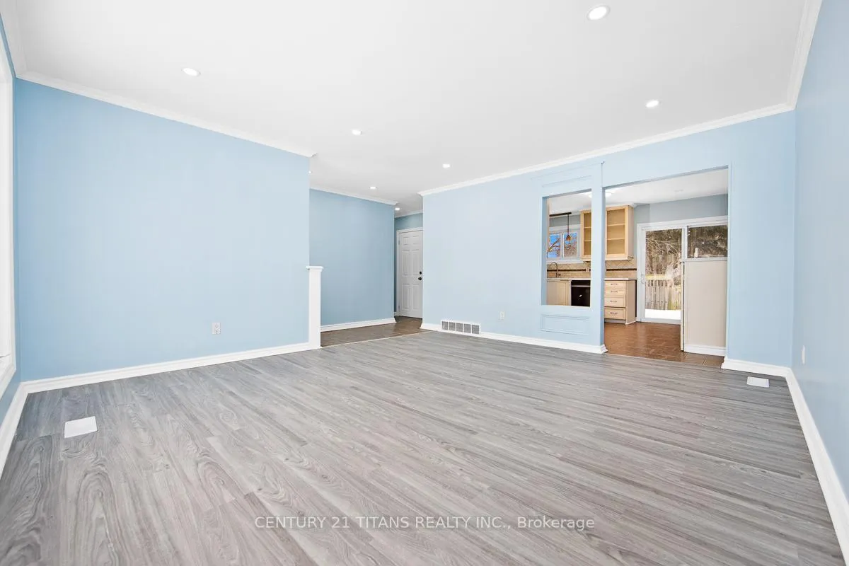 Photo 6 of 29 Switzer Drive, Oshawa, Centennial — HOMEH