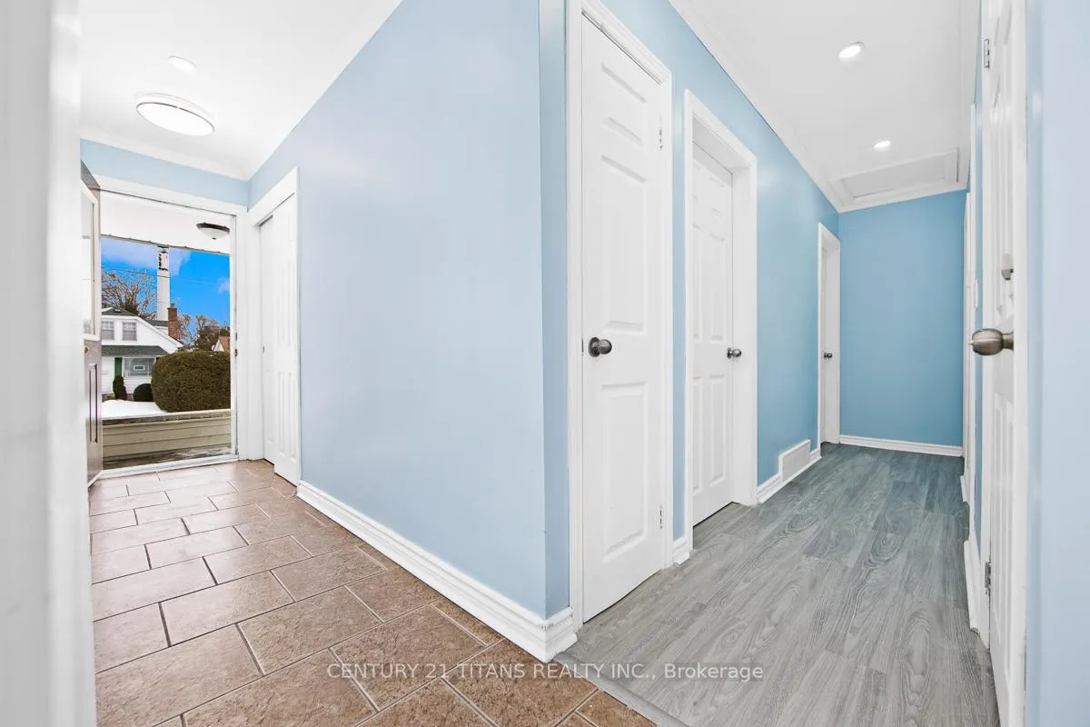 Photo 9 of 29 Switzer Drive, Oshawa, Centennial — HOMEH