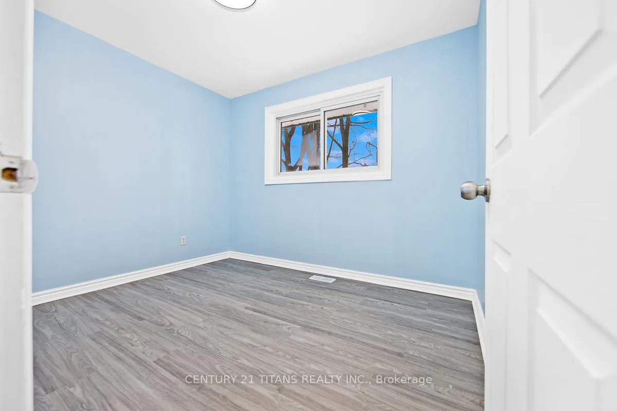 Photo 12 of 29 Switzer Drive, Oshawa, Centennial — HOMEH