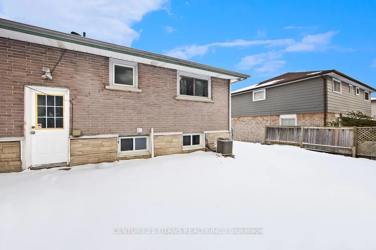 Photo 16 of 29 Switzer Drive, Oshawa, Centennial — HOMEH