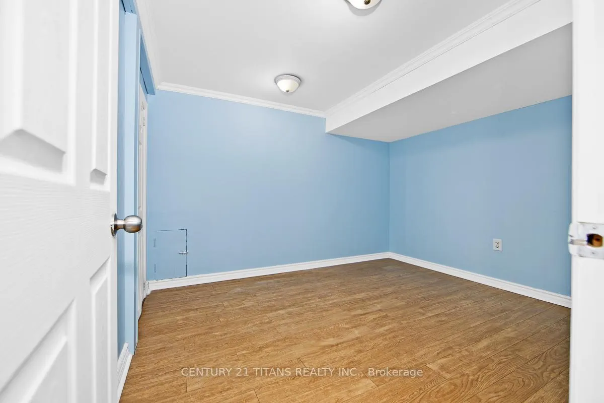 Photo 20 of 29 Switzer Drive, Oshawa, Centennial — HOMEH