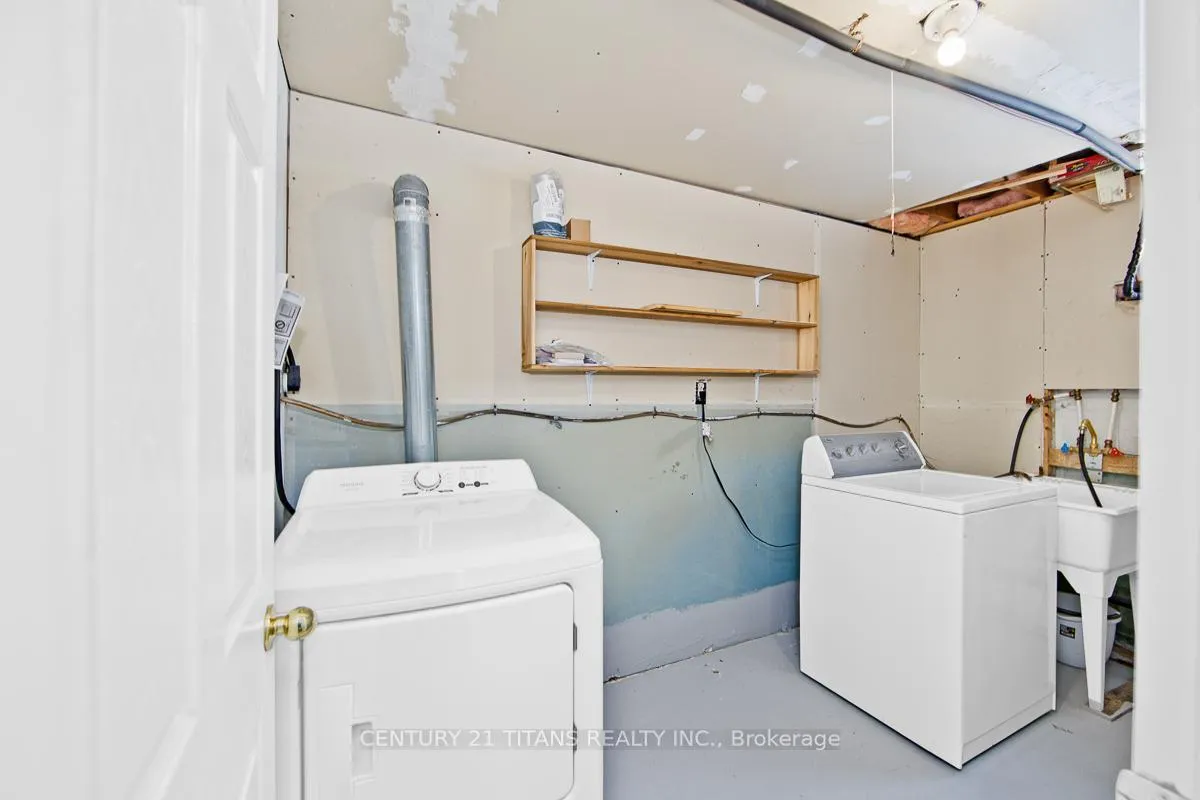 Photo 23 of 29 Switzer Drive, Oshawa, Centennial — HOMEH