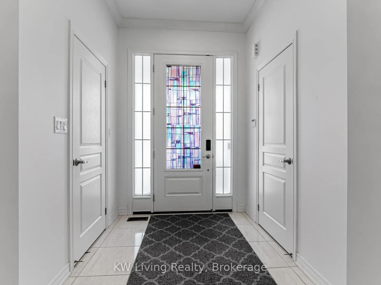 Photo 3 of 101 Beckett Avenue, Markham, Berczy — HOMEH