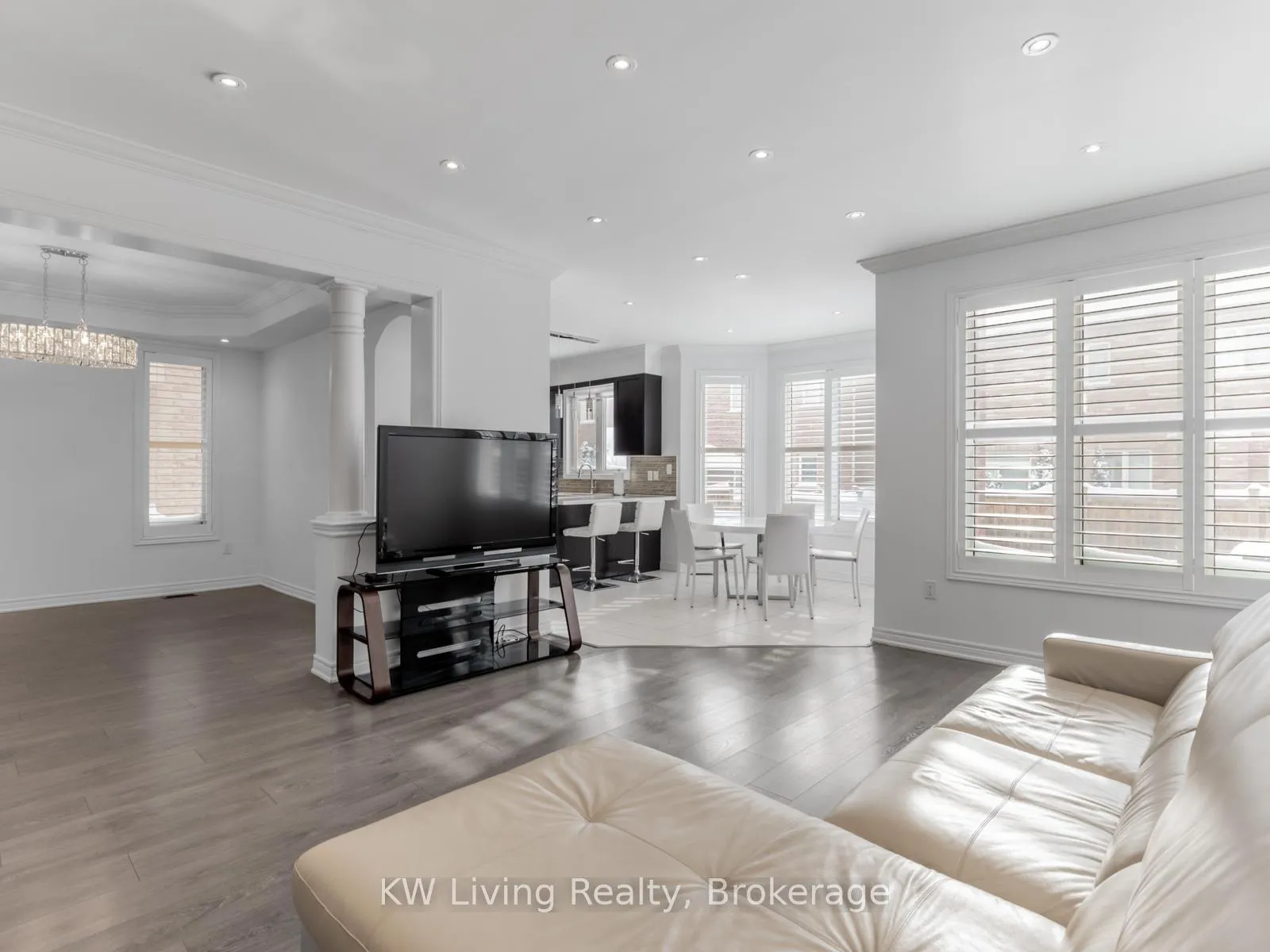 Photo 10 of 101 Beckett Avenue, Markham, Berczy — HOMEH