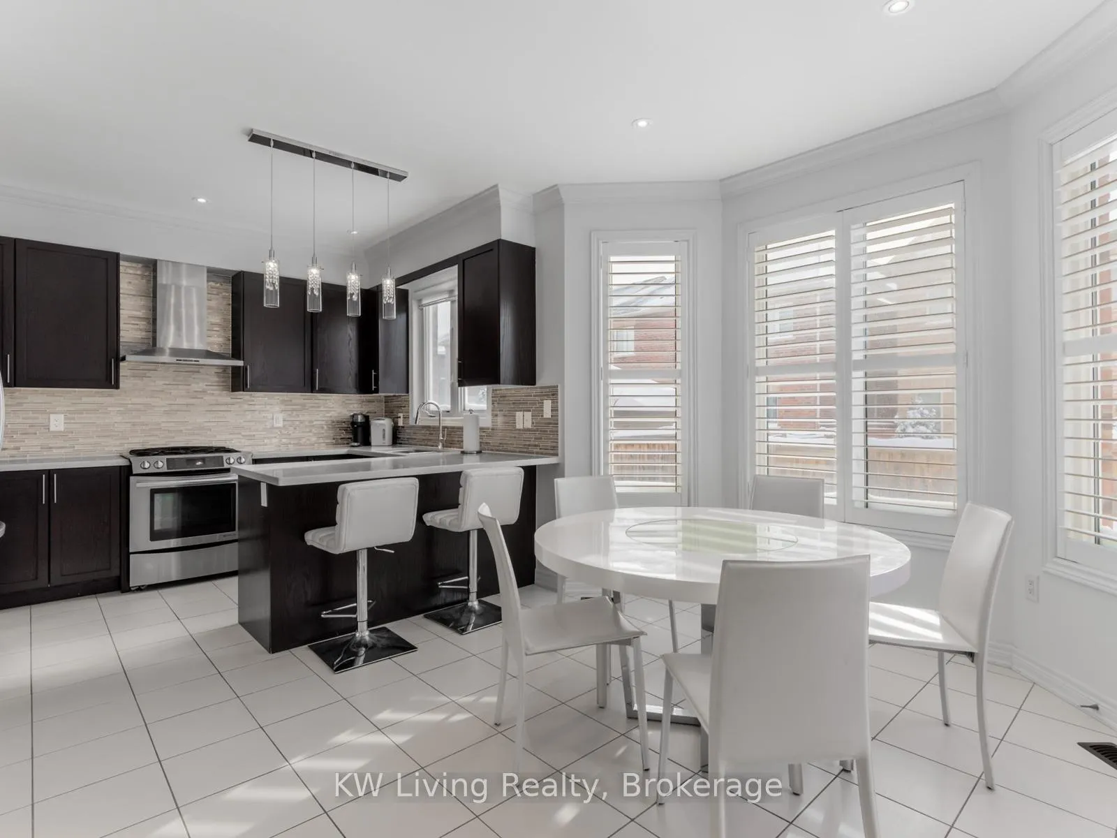 Photo 11 of 101 Beckett Avenue, Markham, Berczy — HOMEH